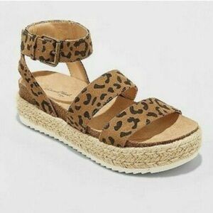 Universal Thread Agnes Microsuede Leopard Print Platform Sandal Espadrilles 6